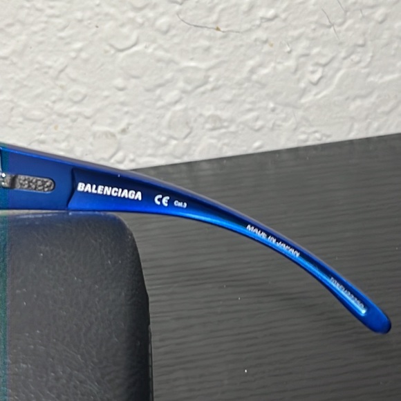 BALENCIAGA RUNWAY METAL SUNGLASSES - Picture 4 of 8